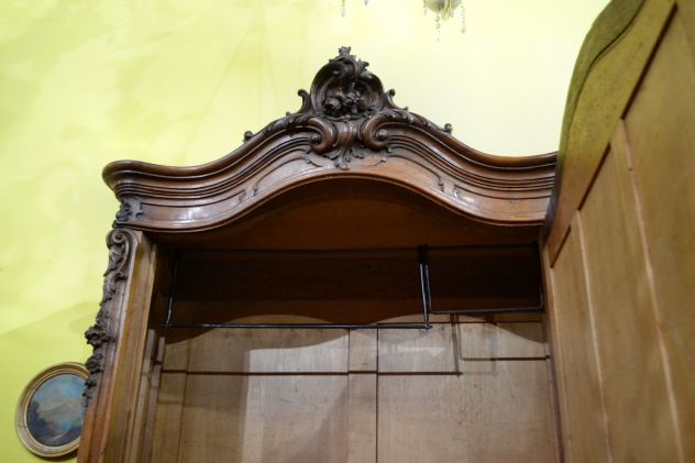 Armadio stile Luigi XV rocaille prima metà del XX - Foto 2