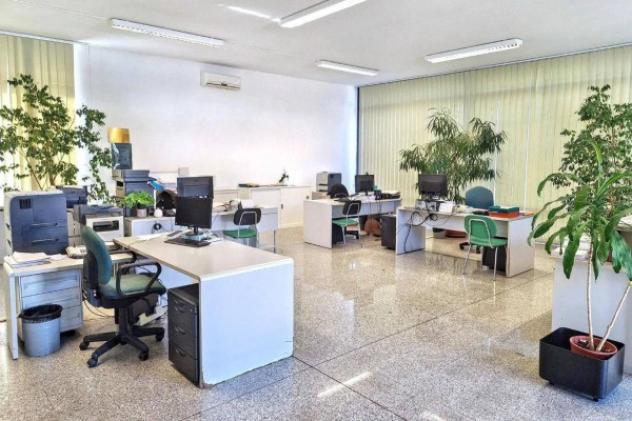 Immobile in asta di 201 m² con più di 5 locali in vendita a Elmas - Foto 7