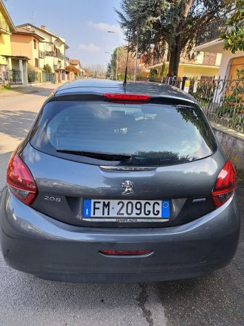 Peugeot 208 1.2 PureTech 82CV– SOLO 25.000 km – Pari al Nuovo – Unico Proprietar - Foto 3