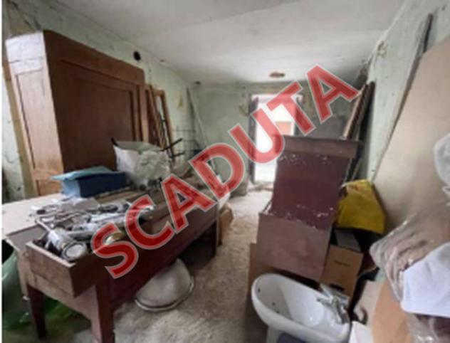 Immobile in asta di 172 m² in vendita a Cocquio-Trevisago