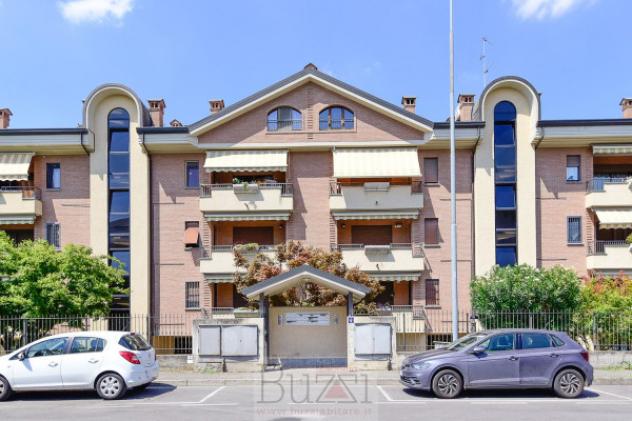 Appartamento di 166 m² con 5 locali e box auto in vendita a Nova Milanese - Foto 2
