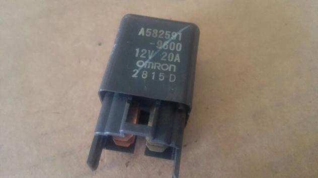 Relè / Relay OMRON A582591 - 9600 Mitsubishi L200 3 serie 05