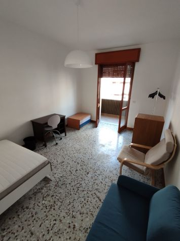 AFFITTASI 1 AMPIA STANZA SINGOLA con letto matrimoniale – VIALE SARCA 94, MILANO