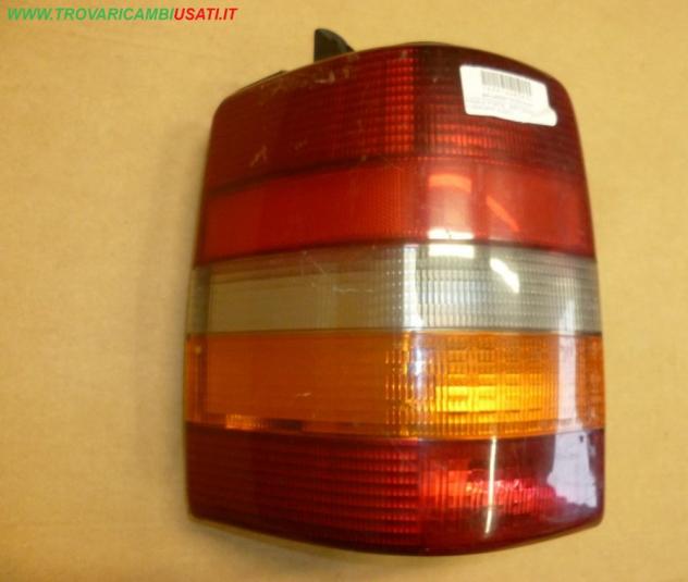 FANALE POST.S. JEEP GRAND CHEROKEE (ZJ/WJ) Parti elettriche Fanaleria Fanali Fanale post. sx. JEEP - GRAND CHEROKEE - 01-02-1993 - 01-05-2005