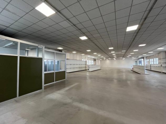 Immobile di 1000 m² con 3 locali in affitto a Brescia - Foto 5