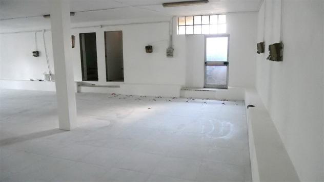 Capannone / Fondo in affitto a Montignoso - Foto 4