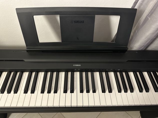 Pianoforte digitale YAMAHA P45 88 tasti pesati con mobile e accessori - Foto 6