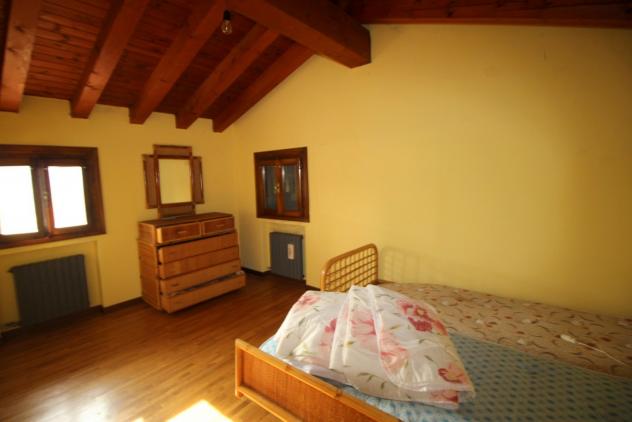 CASALE di 12 vani e di 292 mq (PIEVE DI SOLIGO) rif. AR01_11 - Foto 14