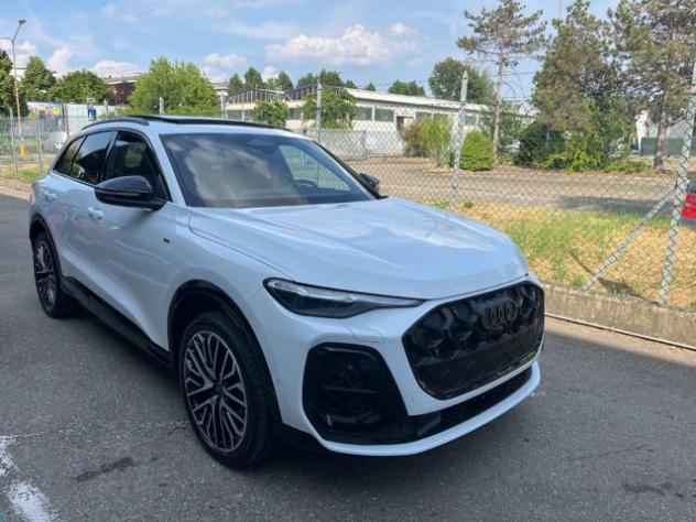 AUDI Q5 40 TDI 204 CV quattro S tronic S Line Identity Km0 rif. 23808485