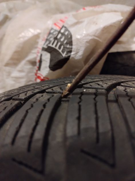 4 gomme invernali con cerchioni in ferro 185/65 r15 - Foto 2