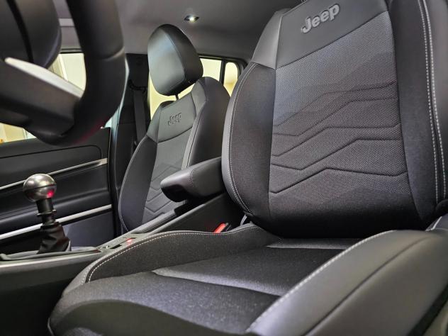 Jeep Avenger 1.2 Turbo 100 CV Summit - Foto 8
