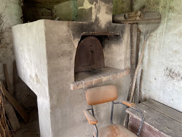 Rustico indip. da ristrut. del 1700 con 5000 mq di terreno - Foto 8