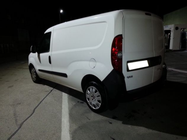 Fiat Doblo 1.4 T-Jet Nat.Pow. Maxi Lamierato SX - Foto 4