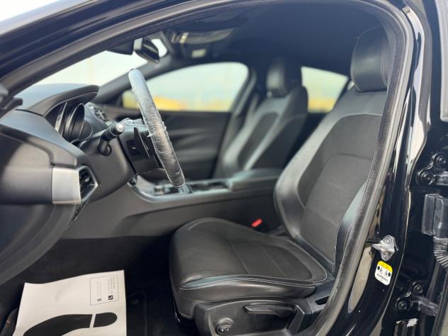 Jaguar XE 2.0 D Turbo R-Sport - Foto 7