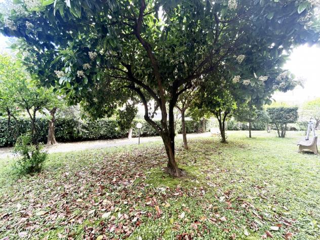 APPARTAMENTO di 4 vani e di 85 mq (POGGIO A CAIANO) rif. L1374