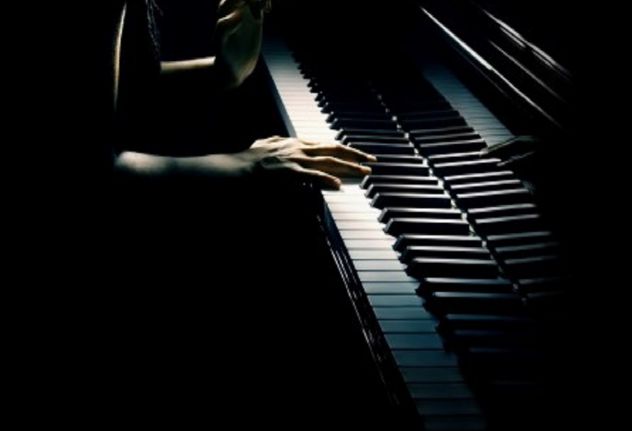 Pianista a casa tua per un sottofondo romantico