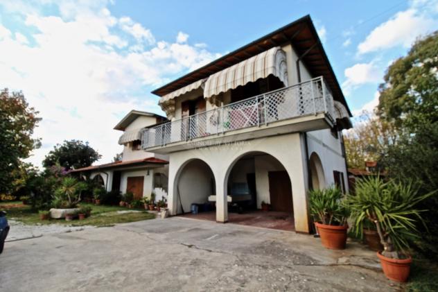 VILLA di 10 vani e di 350 mq (PIETRASANTA) rif. 114/VE - Foto 12