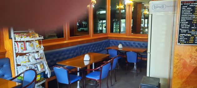BAR CAFFETTERIA- AL CENTRO DI CESANO BOSCONE - HA ANCHE CANNA FUMARIA E - Foto 2
