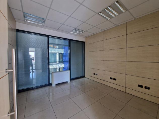 Immobile di 345 m² con più di 5 locali in affitto a Pero - Foto 20