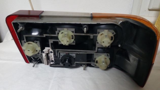 Fanale posteriore SX per Volvo 240-244 - Foto 2