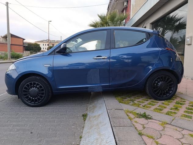 Lancia Ypsilon 1.0 FireFly 5 porte S&S Hybrid Silver - Foto 7