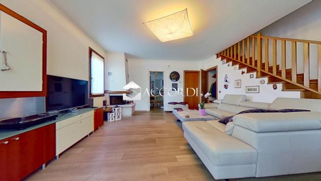VILLA A SCHIERA di 5 vani e di 190 mq (MONTEBELLUNA) rif. DG368 - Foto 3
