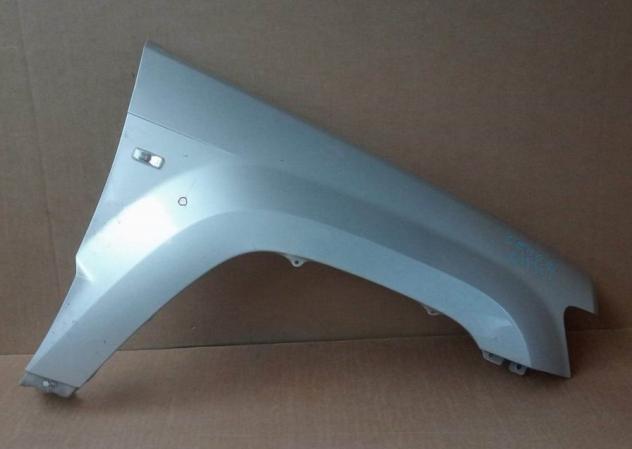PARAFANGO ANT. DX ARGENTO C/FORO LUCCIOLA 999-U1297299 Carrozzeria  Lamierati esterni  Fiancate  Parafango ant. JEEP - GRAND CHEROKEE - 01-06-2005 - 0