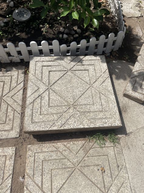 Vendo quadrotti giardino