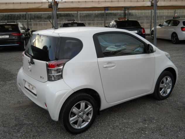 TOYOTA - iQ - 1.4 TURBO-DIESEL 90 CV Executive - Foto 3