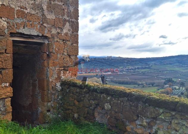 Antica Torre fortificata dei Cavalieri Templari in posizione panoramica a pochissimi minuti da Orvieto. - Foto 2