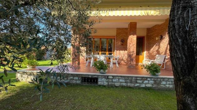 Villetta bifamiliare in affitto a Forte dei Marmi 200 mq Rif: 1099848