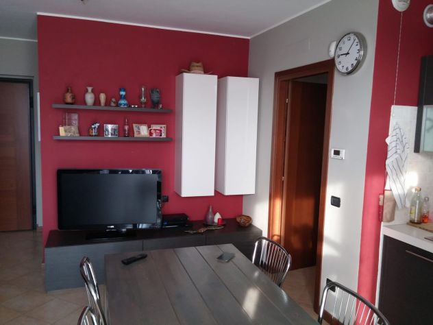 Bilocale con garage incluso e cantina - Foto 12