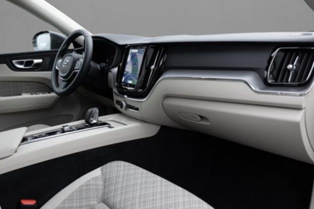 VOLVO XC60 B4 (d) automatico Core rif. 24049339 - Foto 7
