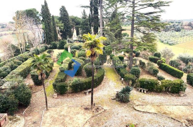 Villa storica con casali e terreni a Petrignano, Castiglione del Lago (PG) - Foto 8