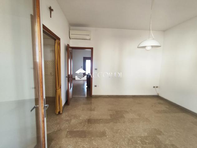 CASA INDIPENDENTE di 6 vani e di 300 mq (VITTORIO VENETO) rif. SM60 - Foto 6