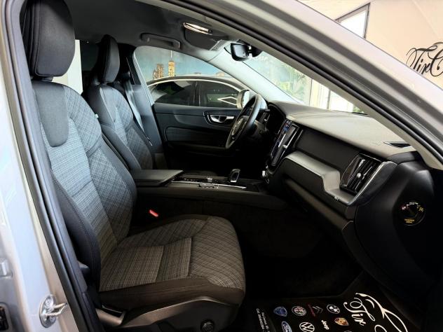 VOLVO XC60 ULTIMATE DARK 2.0 MHEV AWD 197CV NAVI CRUISE CAM ANNO 2022 - Foto 9