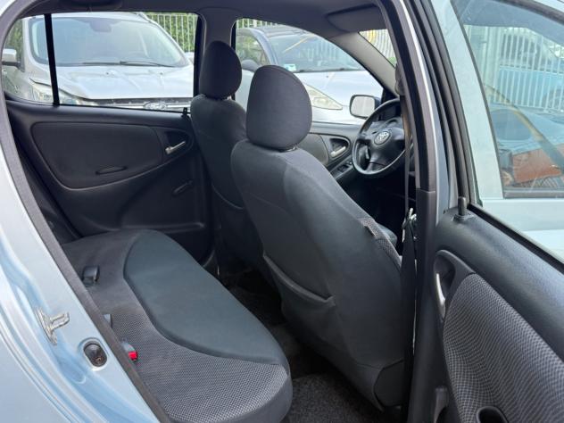 Toyota Yaris 1.0i 16V cat 5 porte Sol - Foto 9