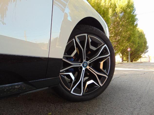 BMW iX (i20) iX xDrive 40 Pacchetto Sportivo - Foto 10