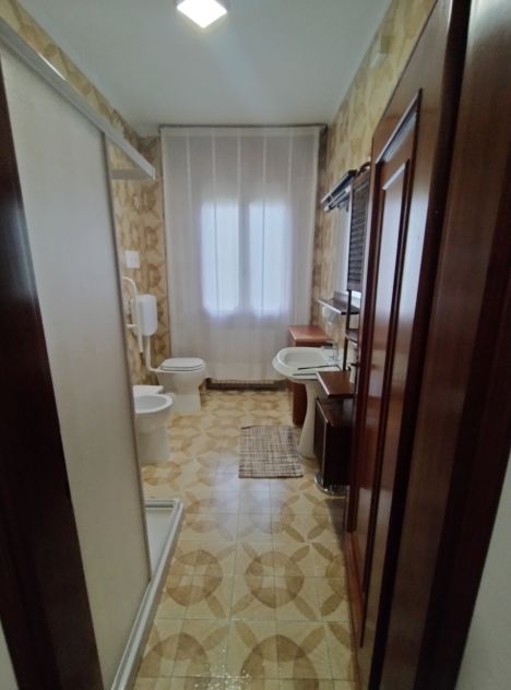 disponibili stanza singola in zona crocifisso/guizza - Foto 4