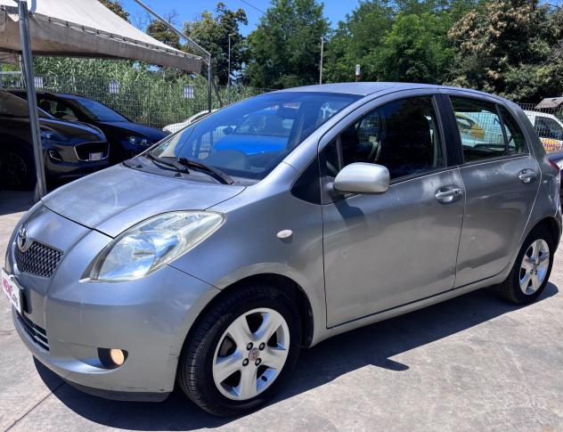 Toyota Yaris 1.0 - Foto 2