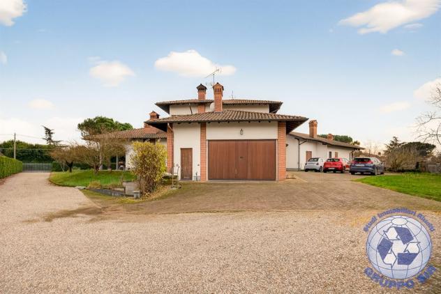 villa bifamigliare con capannone uso deposito - Foto 6