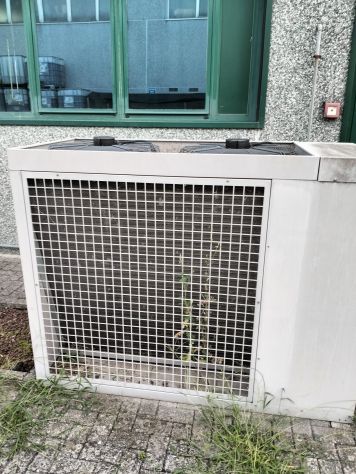 Impianto unita'esterna di raffreddamento climatizzazione AERMEC - Foto 2