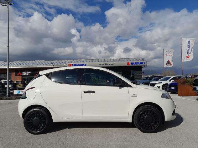 Lancia Ypsilon III 2015 1.0 firefly hybrid Silver s&s 70cv - Foto 2