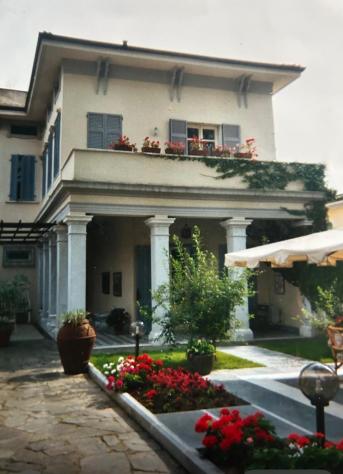 Villa in vendita a Marina di Carrara - Carrara 560 mq Rif: 1400252