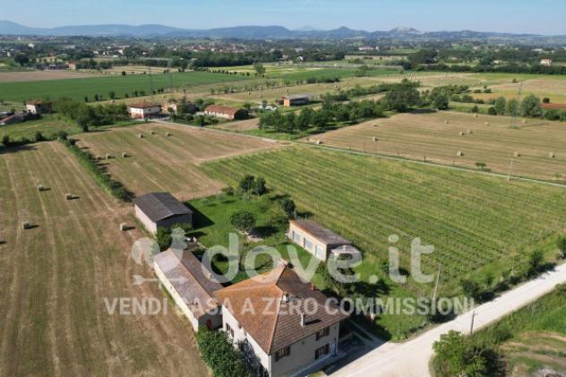 Rustico / Casale di 520 m² con più di 5 locali e posto auto in vendita a Montepulciano - Foto 2
