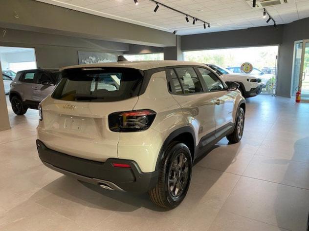 Jeep Avenger e-Hybrid 1.2 MHEV e-Hybrid Turbo Longitude - Foto 7