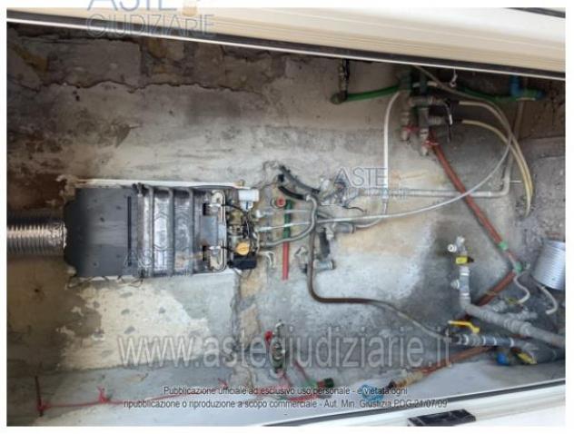 IMMOBILI-IMMOBILE RESIDENZIALE-frazione Pescia Romana, in Strada delle Graticciare, già Via della Perazzeta n. 13 - Foto 8