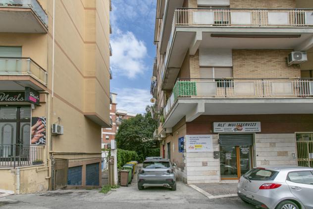 Negozio - Pomezia . Rif.: Cod. rif 3388663VCG - Foto 11
