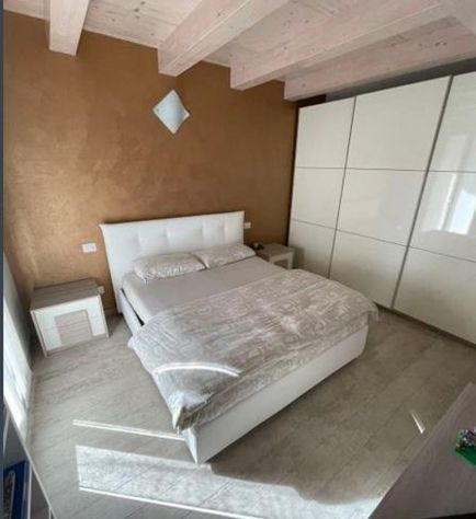 APPARTAMENTO ampio e luminoso con posto auto coperto e cantina. - Foto 4