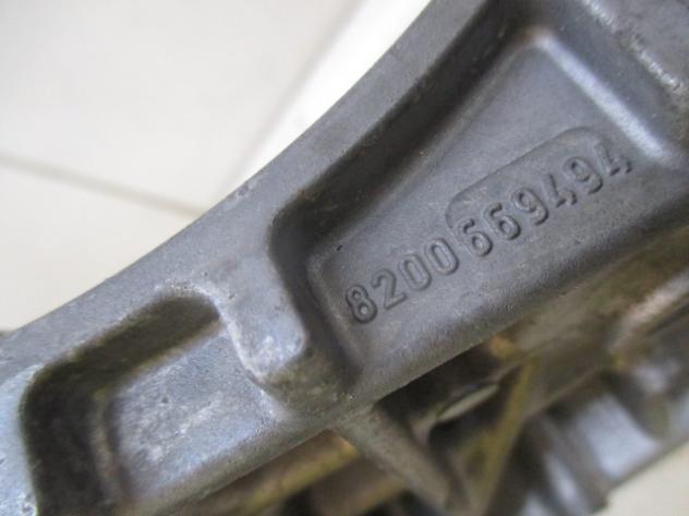 820066949 SUPPORTO PULEGGIA TENDICINGHIA RENAULT MEGANE 1.5 D 81KW 6M 5P (2011) RICAMBIO USATO - Foto 2